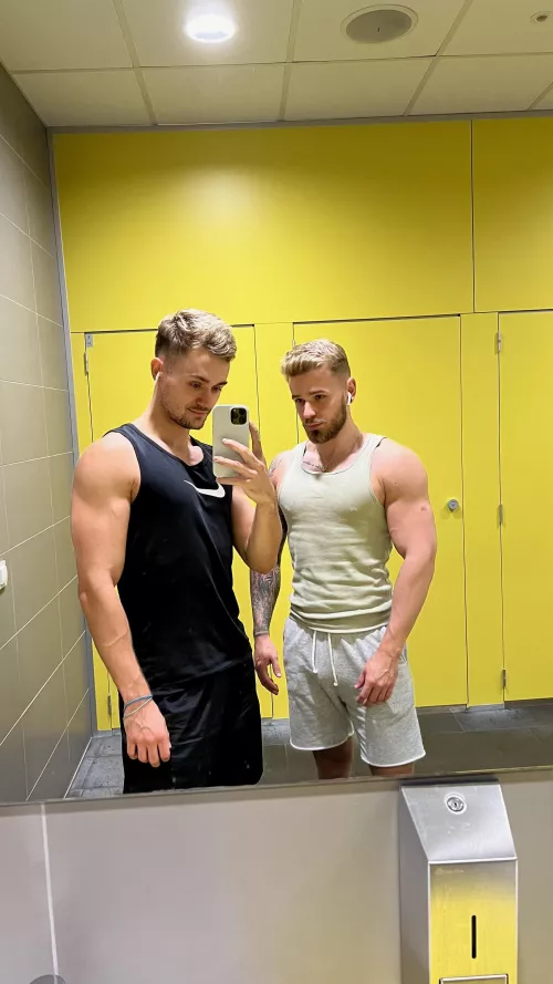 gym with bf 😈