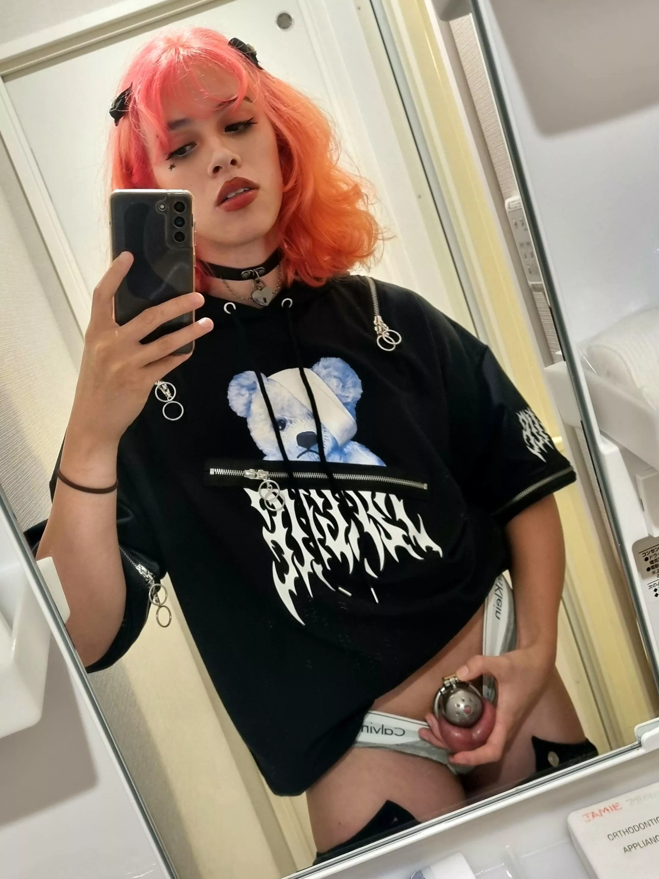 hope everyone's locktober is going well n.n