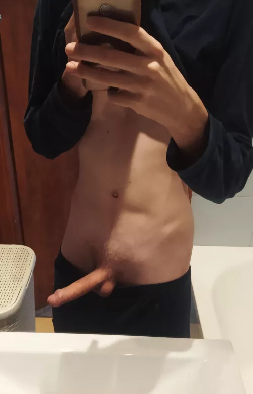 My morning wood says hello 😏