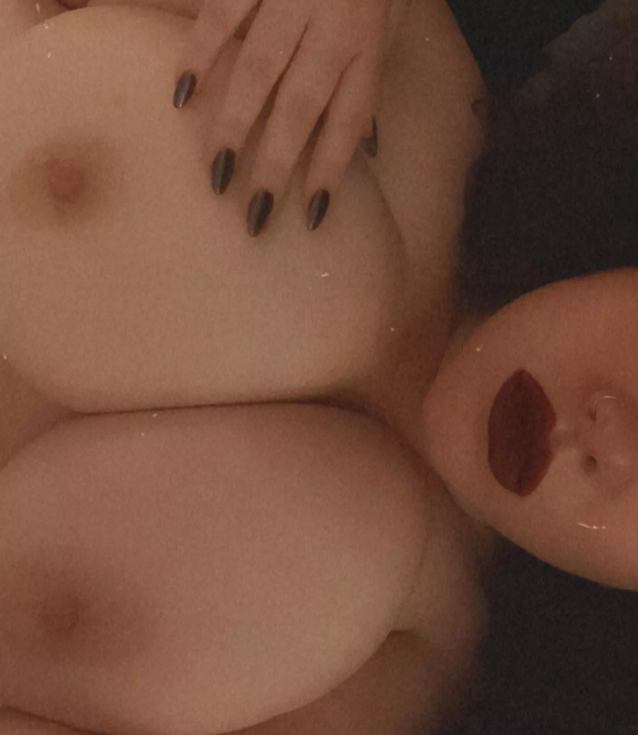 Nails, lips, nips 💋💅🏻