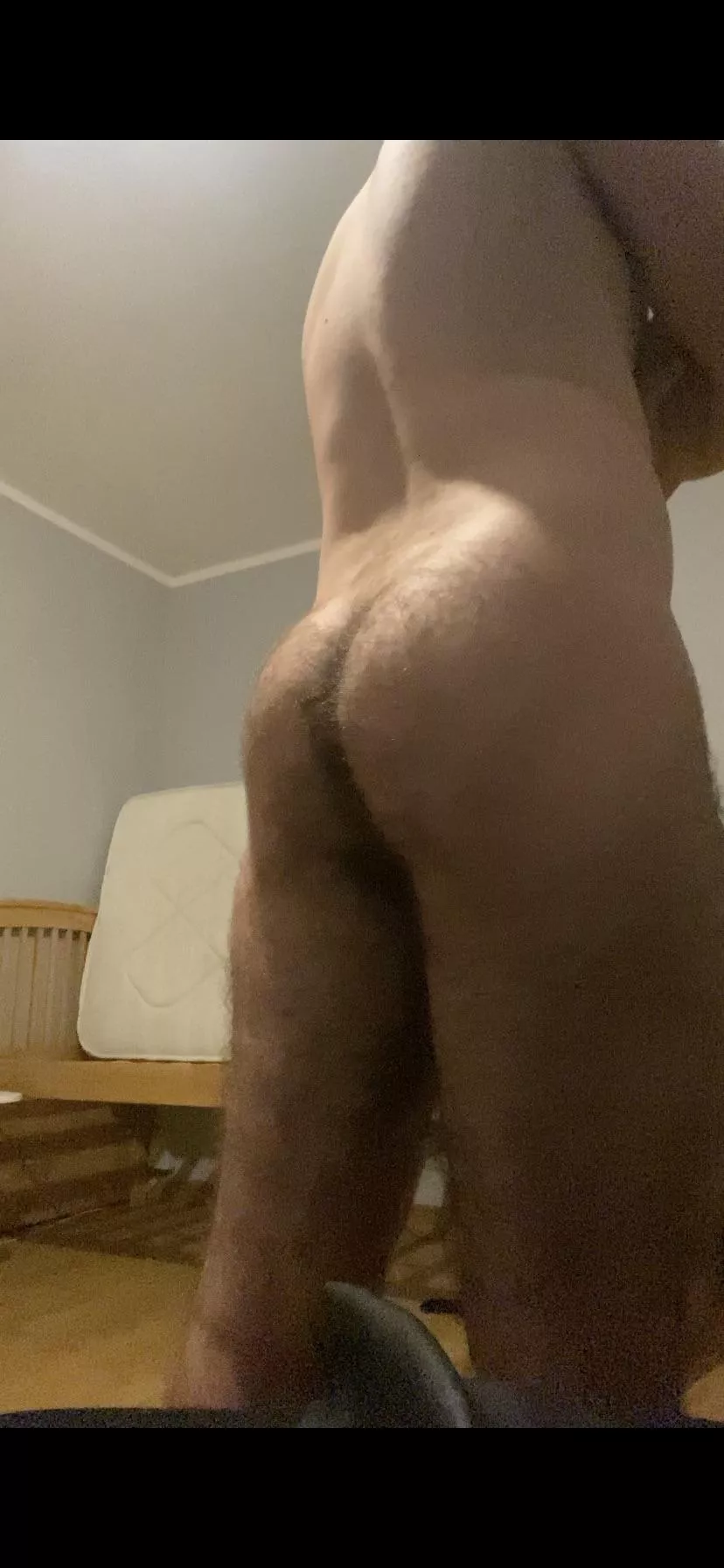 Who wants to motor-boat my booty 👅
