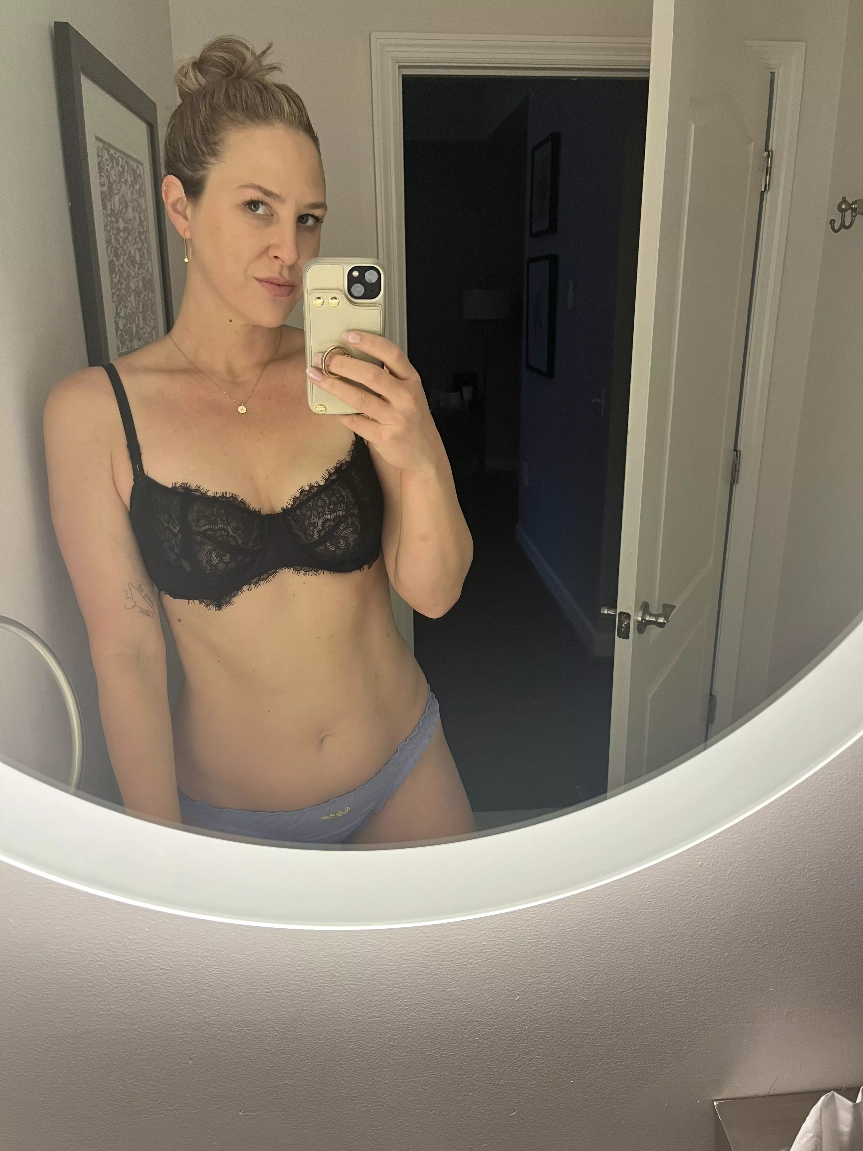 Wine and hotel room = Reddit lingerie sharing