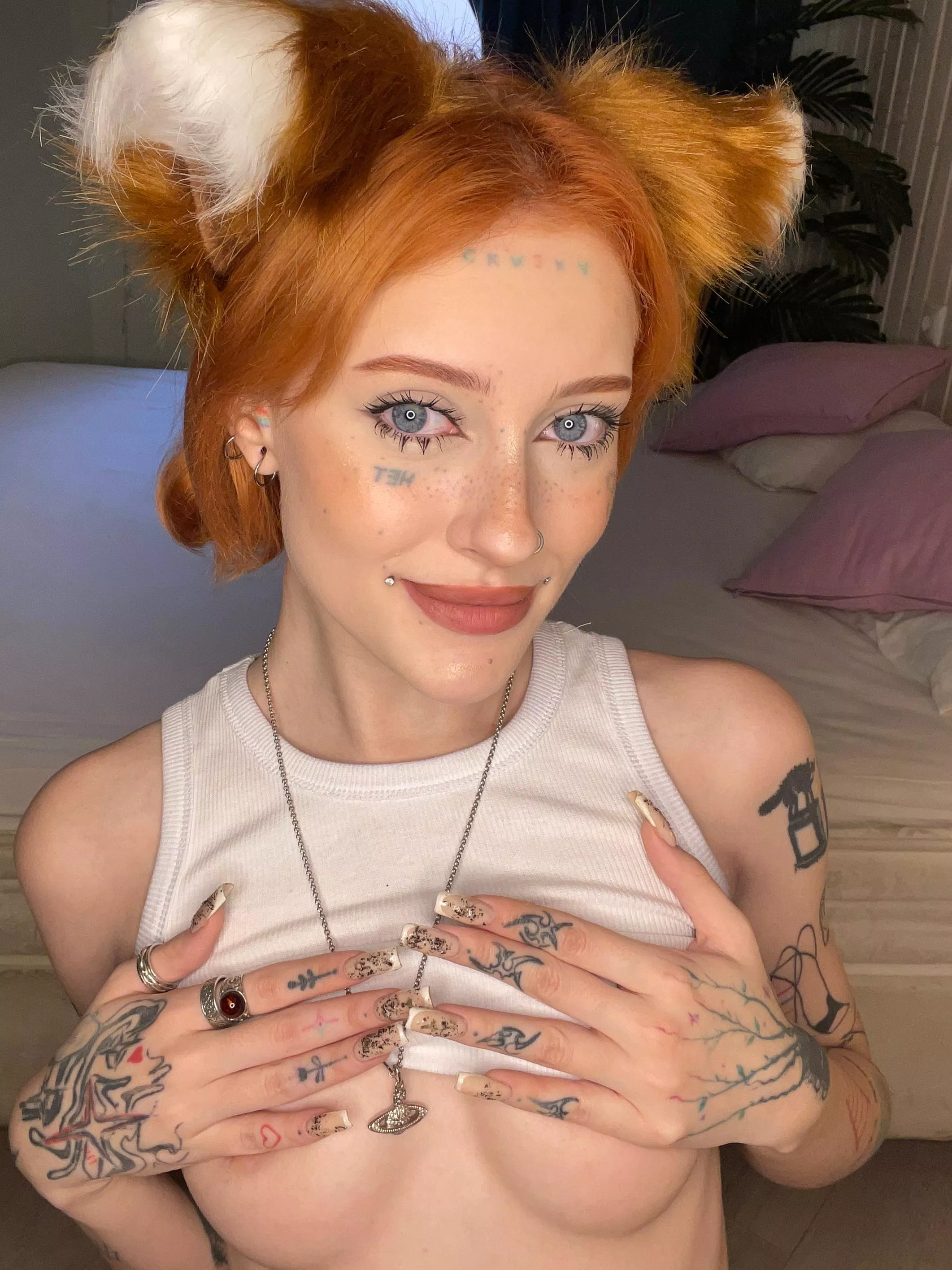 you're gonna feed that cute fox your cream, aren't you