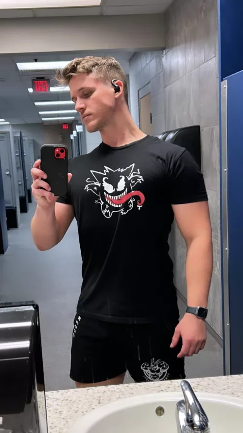 A week in the hospital and a week long vacation, finally got back to the gym.