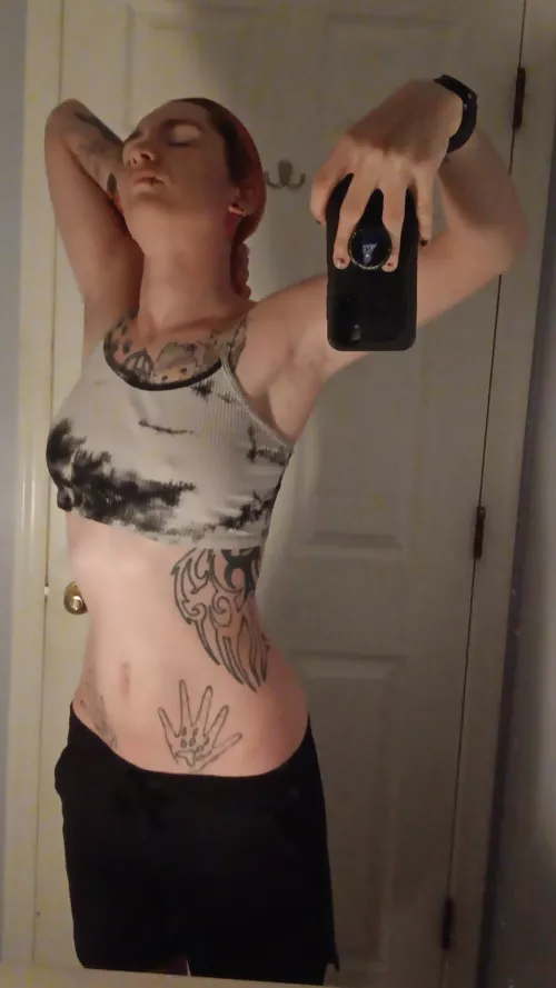 Big morning stretch 😏😉