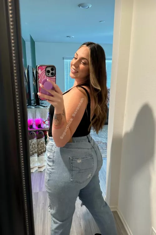 Check out more of my milfy self @Superthick.Savannah Link below