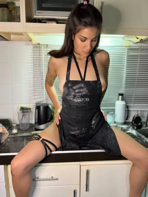 Do you like my apron or what is under it