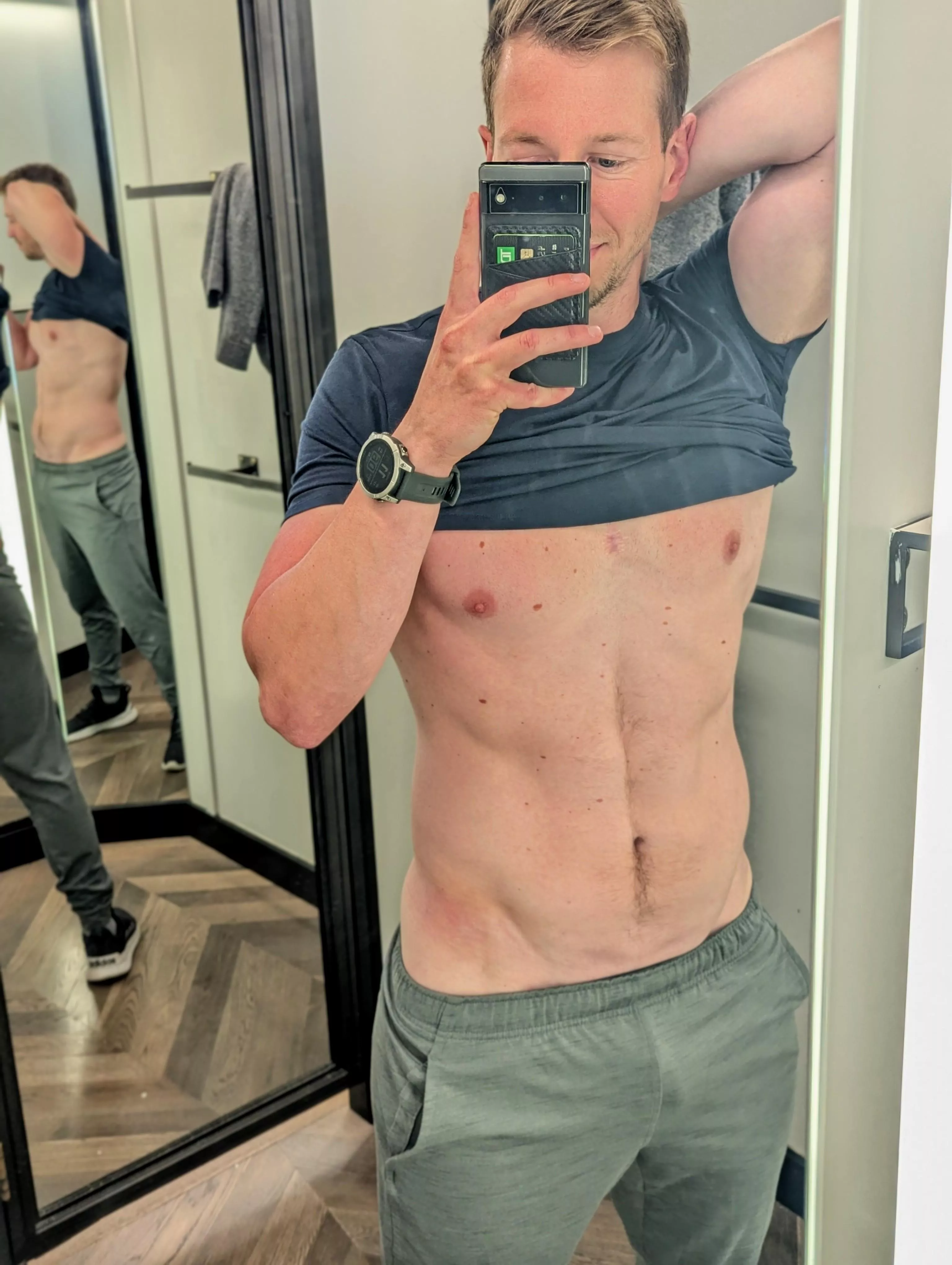 I need some assistance in the fitting room