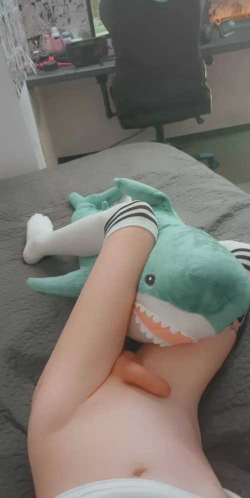 I only see big throbbing cocks here.. any love for small pps? 😓