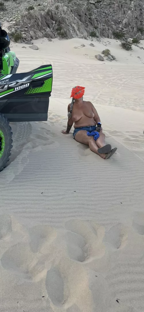 It’s Tittie Tuesday lady’s let’s get ‘Em out!😝