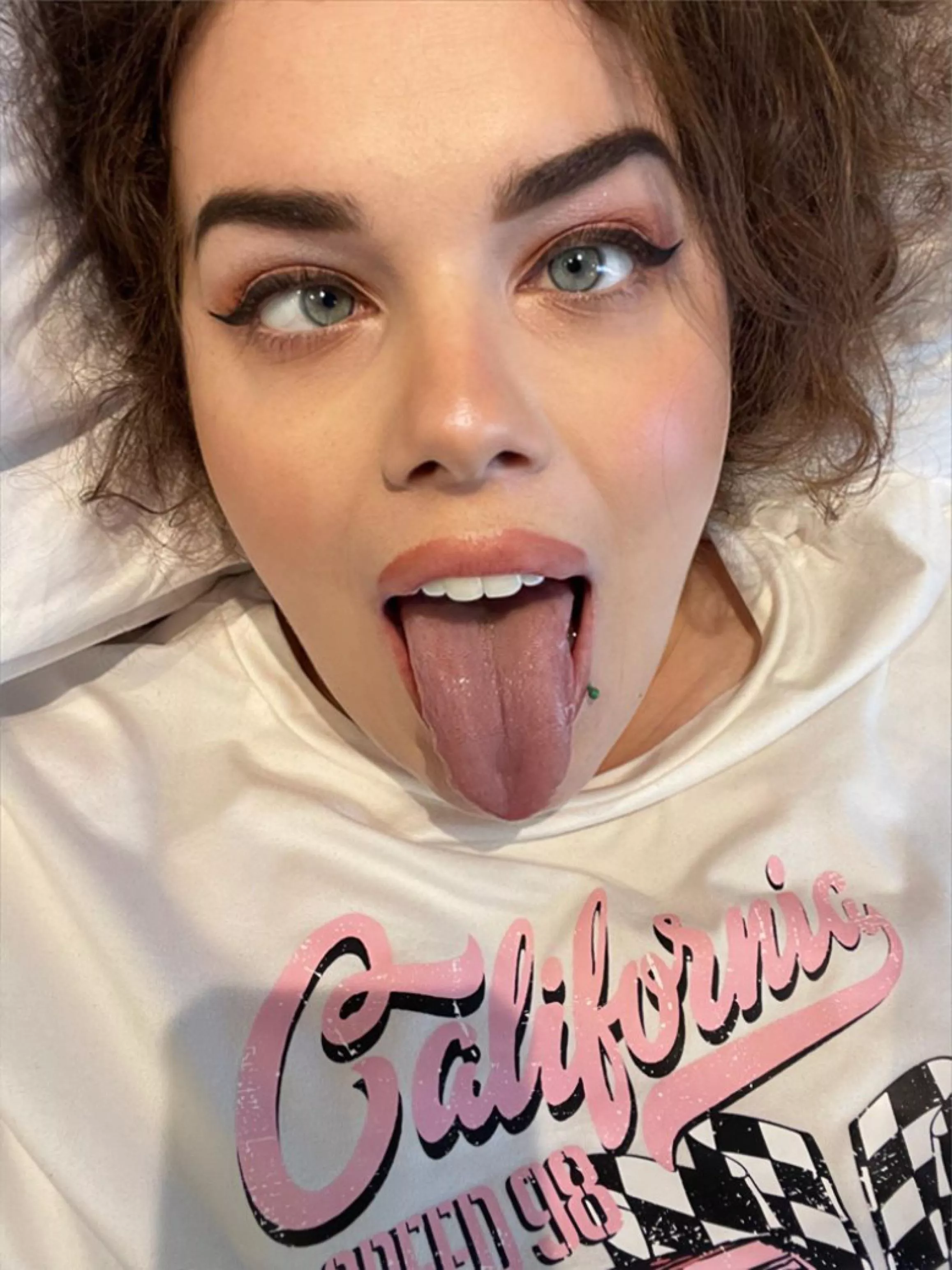 Join me in my bed...