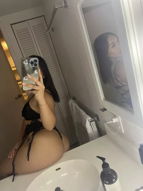 Lookin for a face to sit on, any takers?