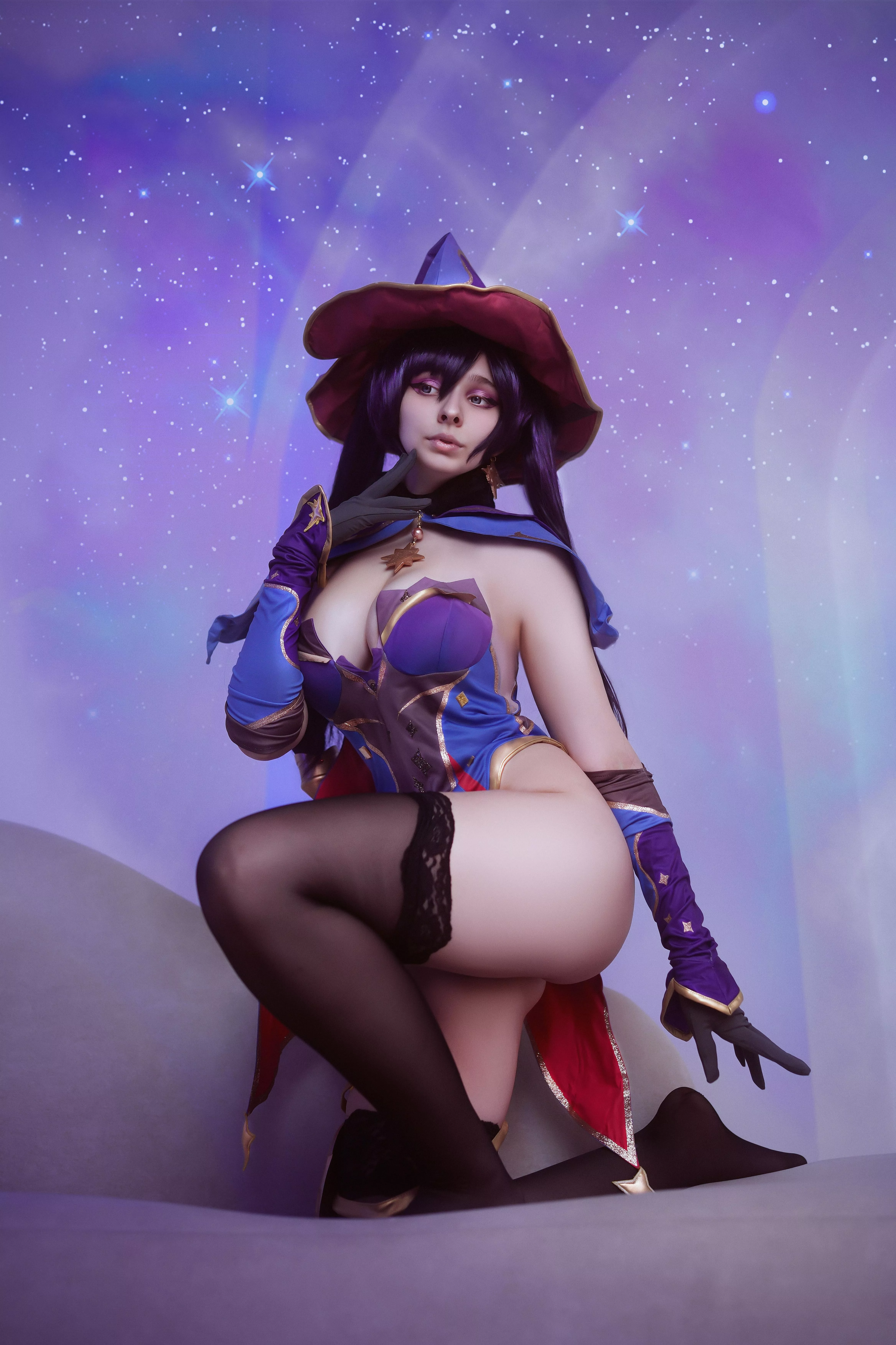 Mona by mia_green_tea