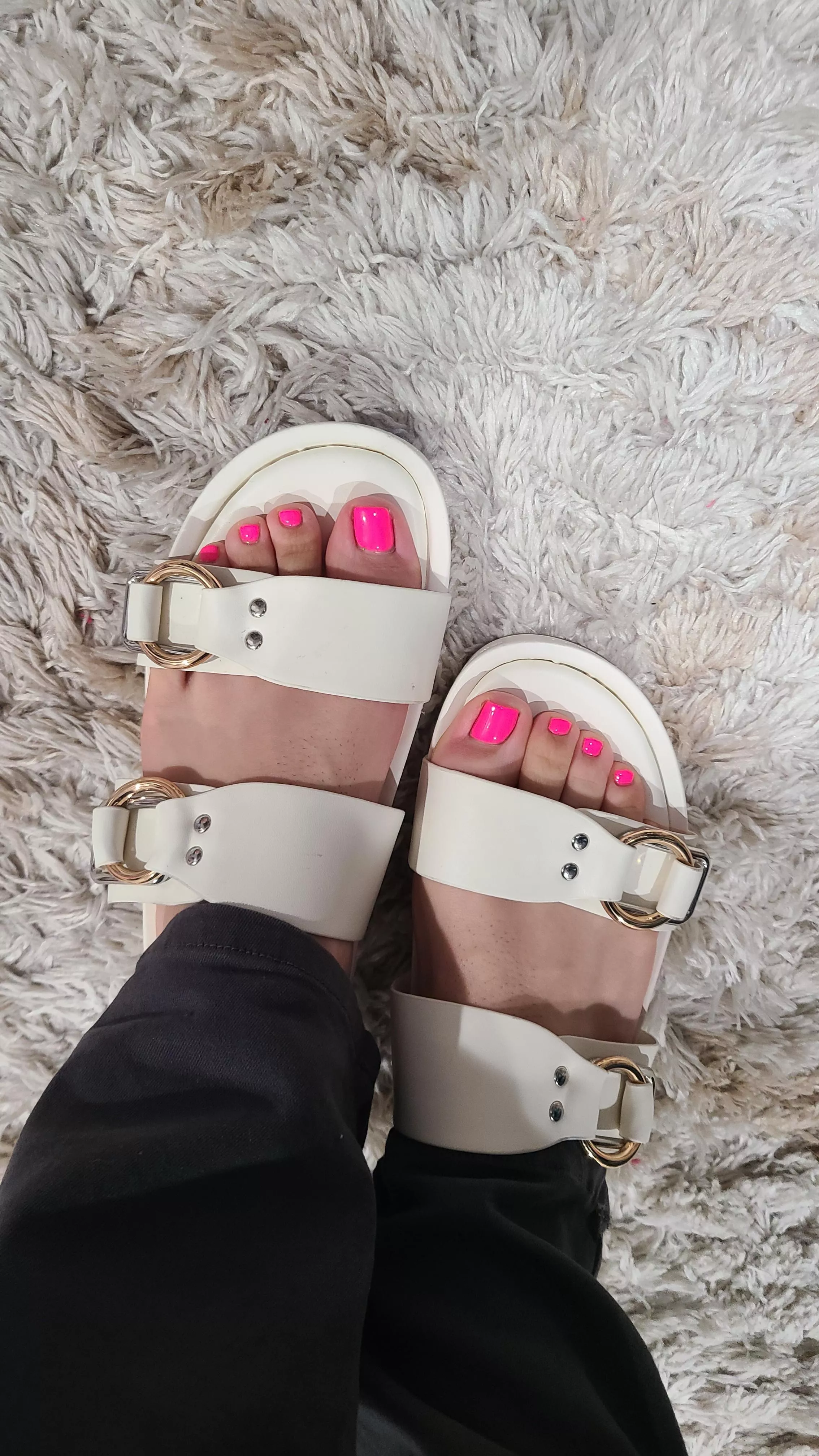 Piggy toes 😍🐷 Oink Oink 😄