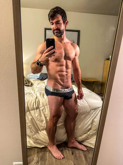 Please excuse the messy bed. (If you’d like to, you can add to the mess 😉)