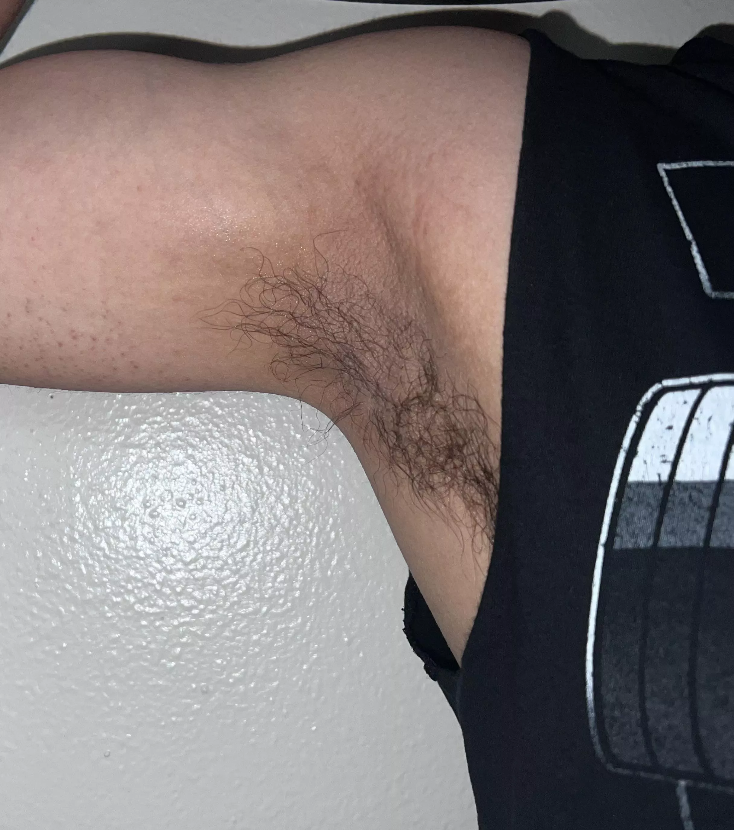 Sniff my sour moist pits 🐽💦