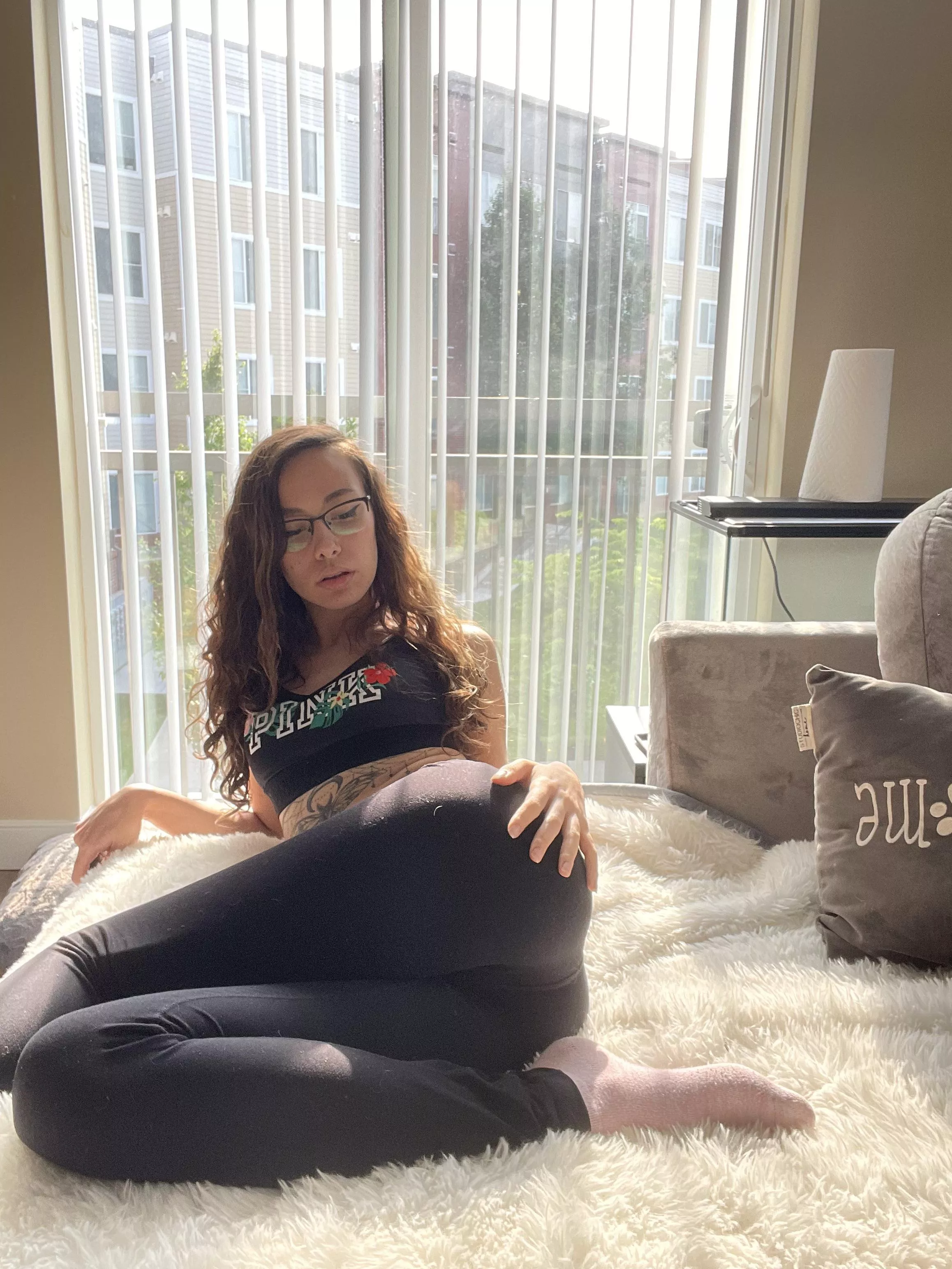 There seems to be some empty room. Would anyone care to fill it 😘