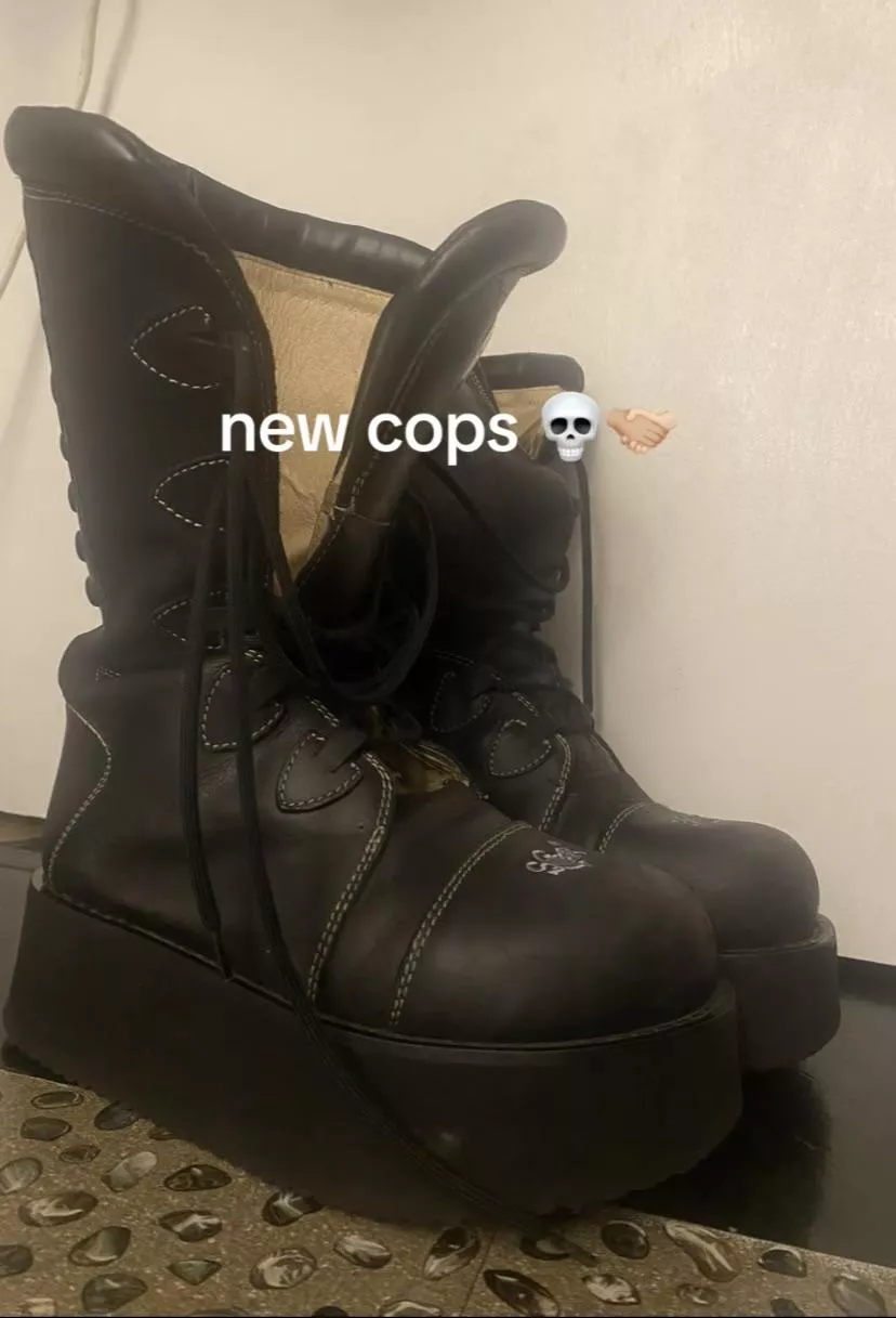 what boots are these?