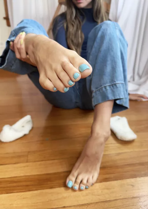 Which part of my foot are you licking first? 🤤