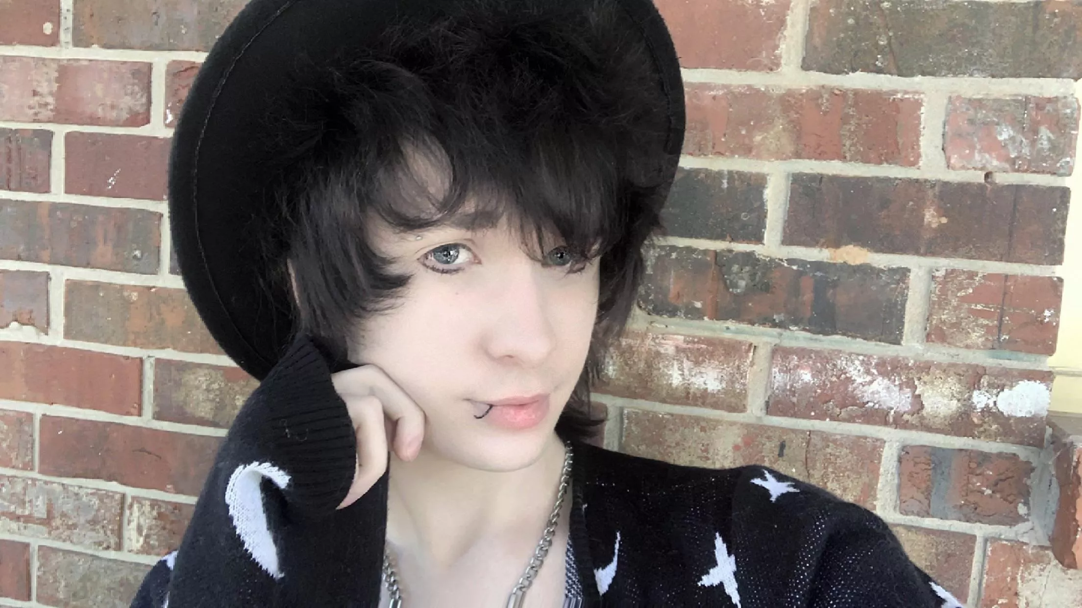 Who can I destroy on Mario kart 8 🥱