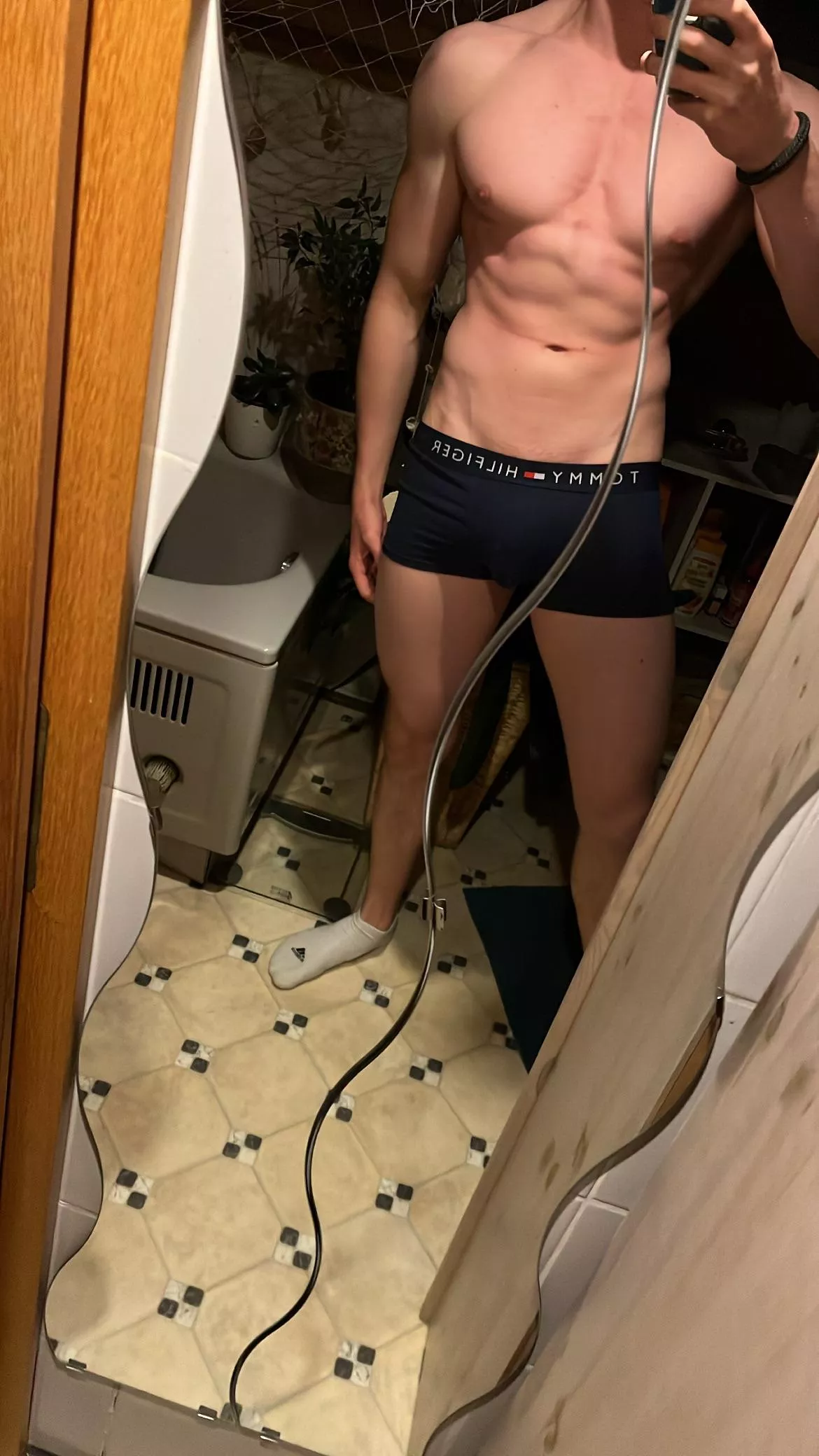 22m any cute sissies that wanna give me head ?