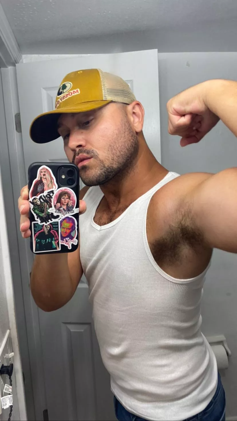 29. HMU if you like my hairy pits.