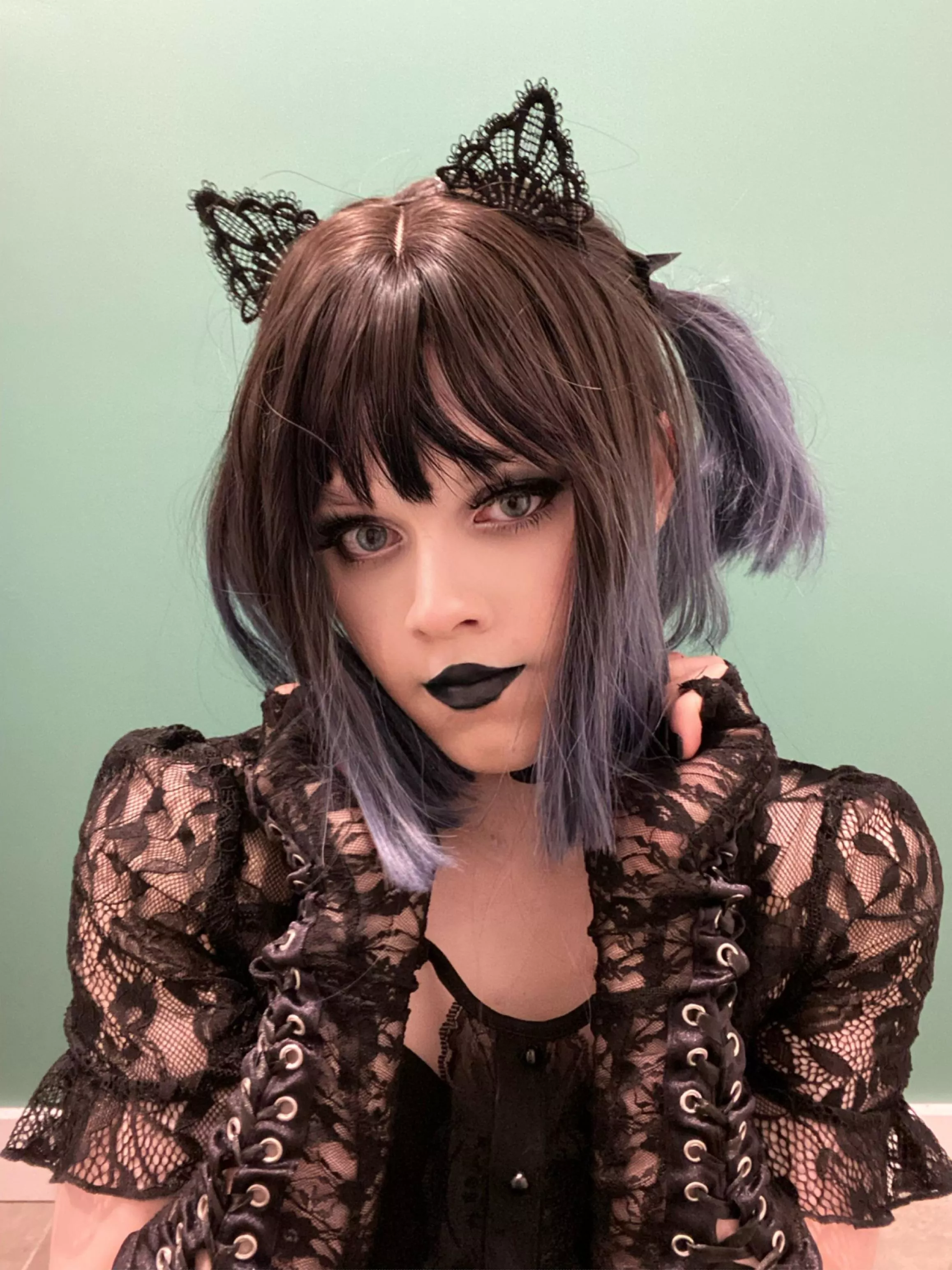 Do I look cute?☺️🖤