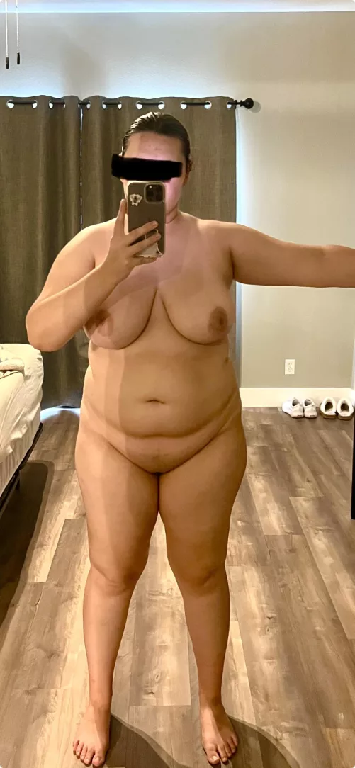 [F] 20, 5’8, 235lbs, First full body picture.. Honest opinions?