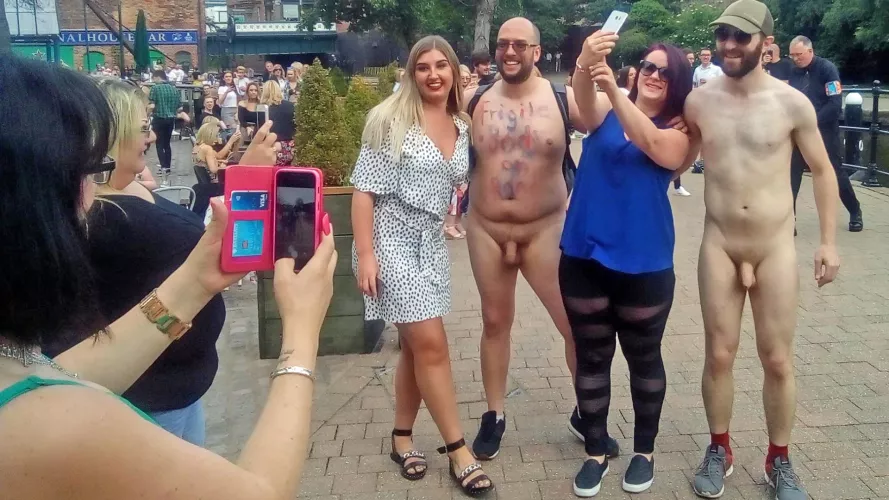 Getting their fill of public CFNM