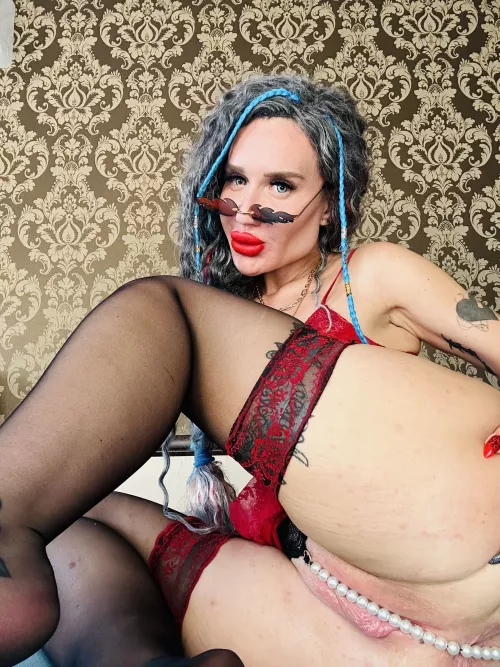 Hi, i’d like to order some attention