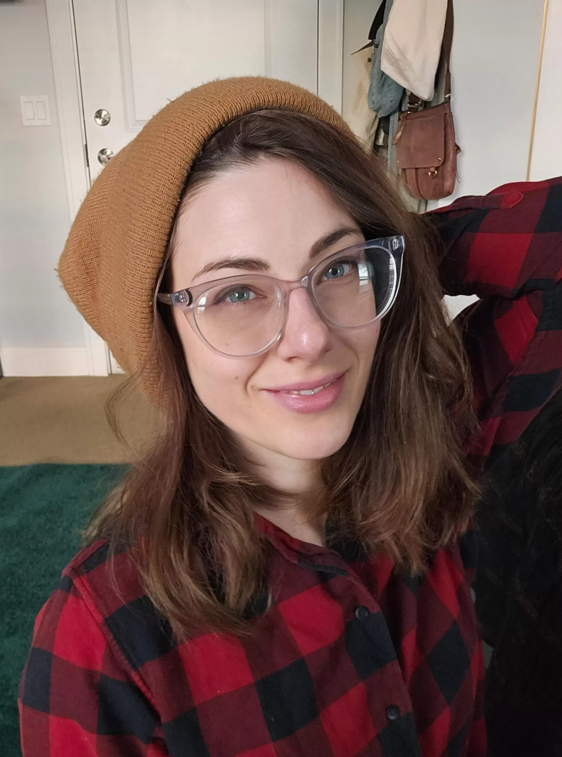 It's flannels & beanies weather!