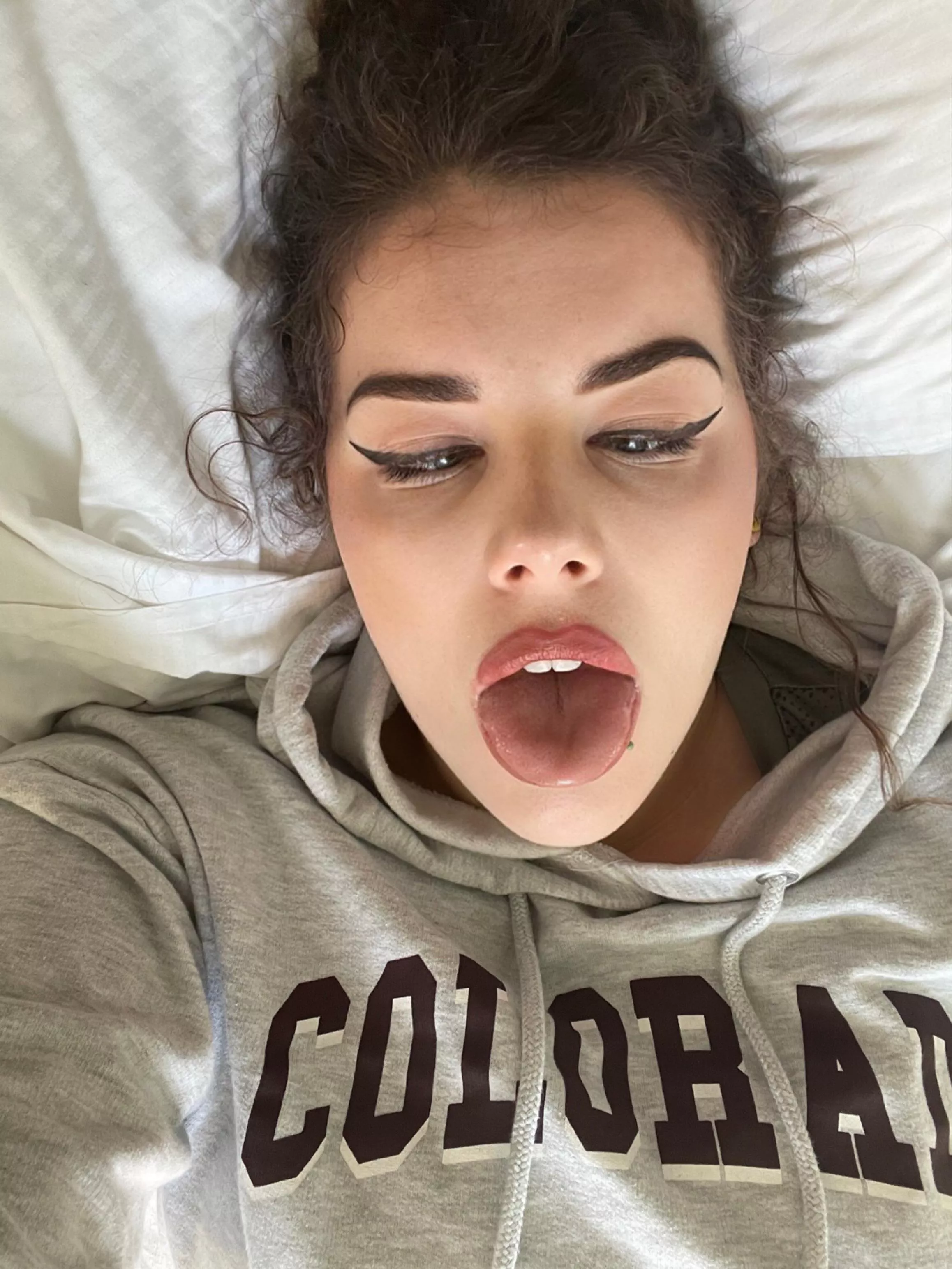 Peel off my clothing now...