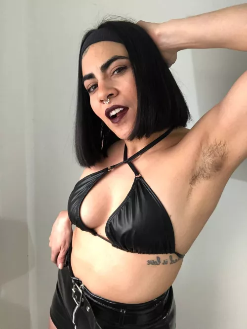 Suck them good, don't let me down.