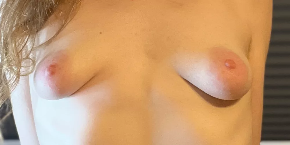 Thanks to my areolas, many people don't notice how small my boobs are 😏