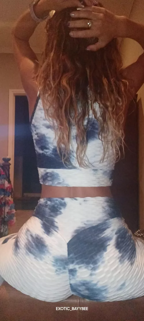 These leggings are SO tight on the booty