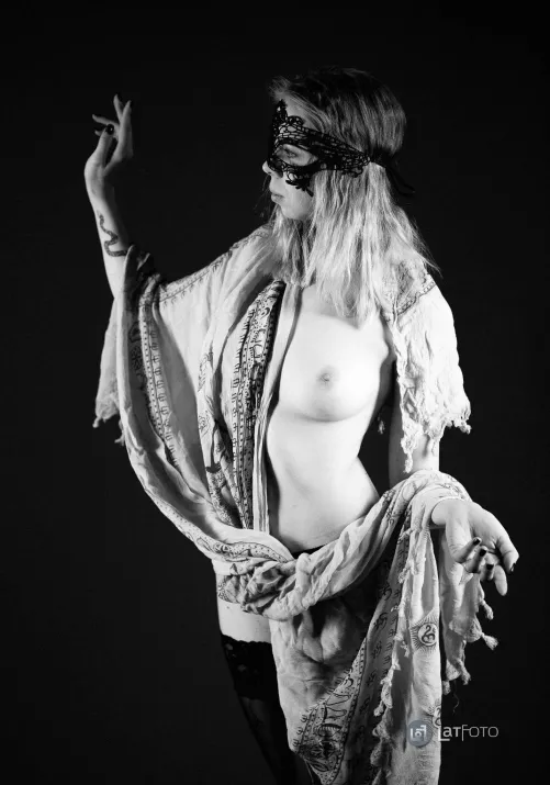 Touch the artistic vibe