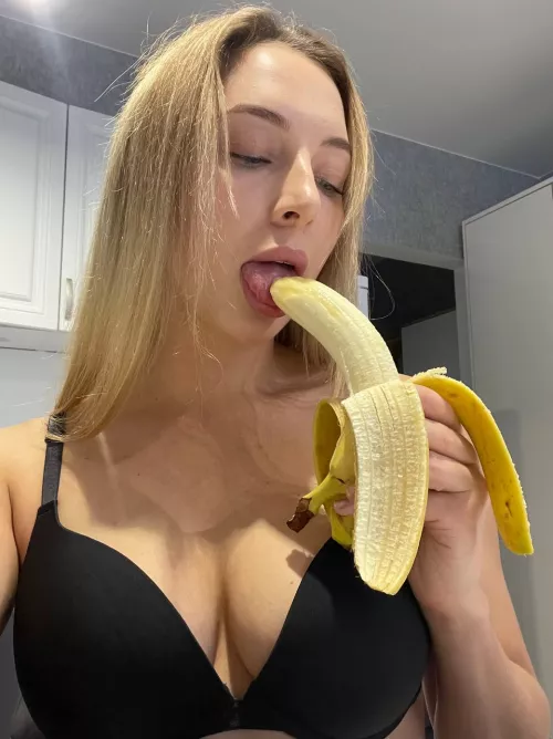 Who can feed me cause I’m sooooo hungry