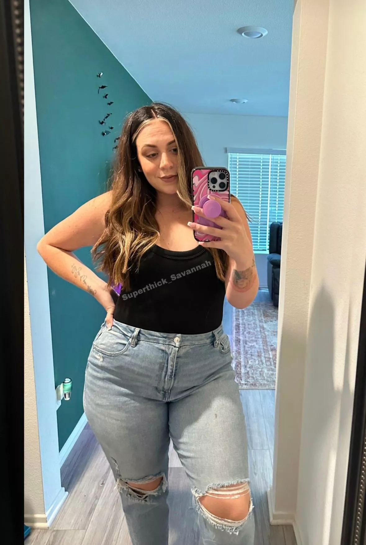 Check out more of my milfy self @Superthick.Savannah Link below