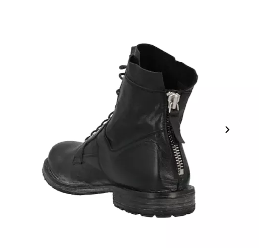 Does any body have experience with a Back zip on boot? I like this Moma boot but worried about possible problems later on, possibly breaking? Have had side zips but never in the back