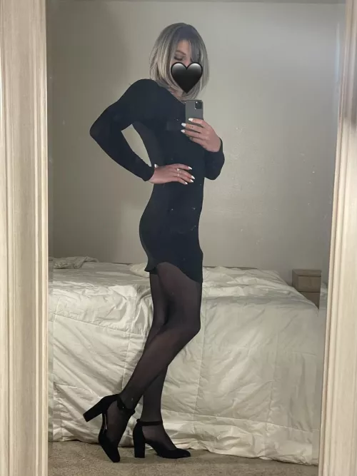 Every girl needs a little black dress 🖤💋