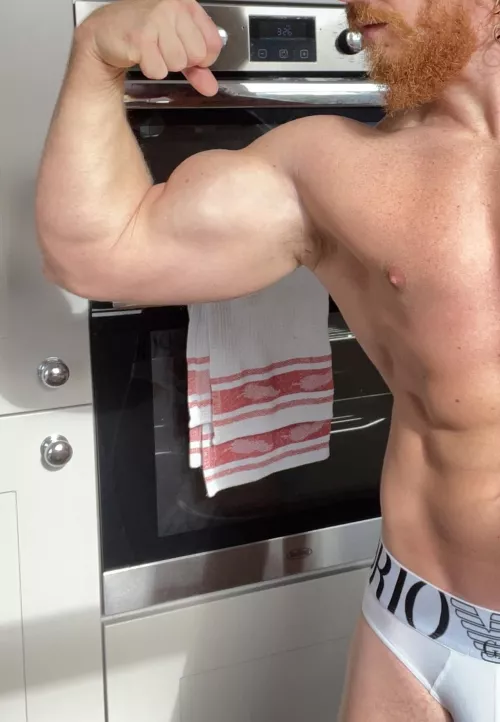 Haven’t had a shower after my workout yet, still fresh AF. Have a sniff and have your mind blown away with my wild scent.