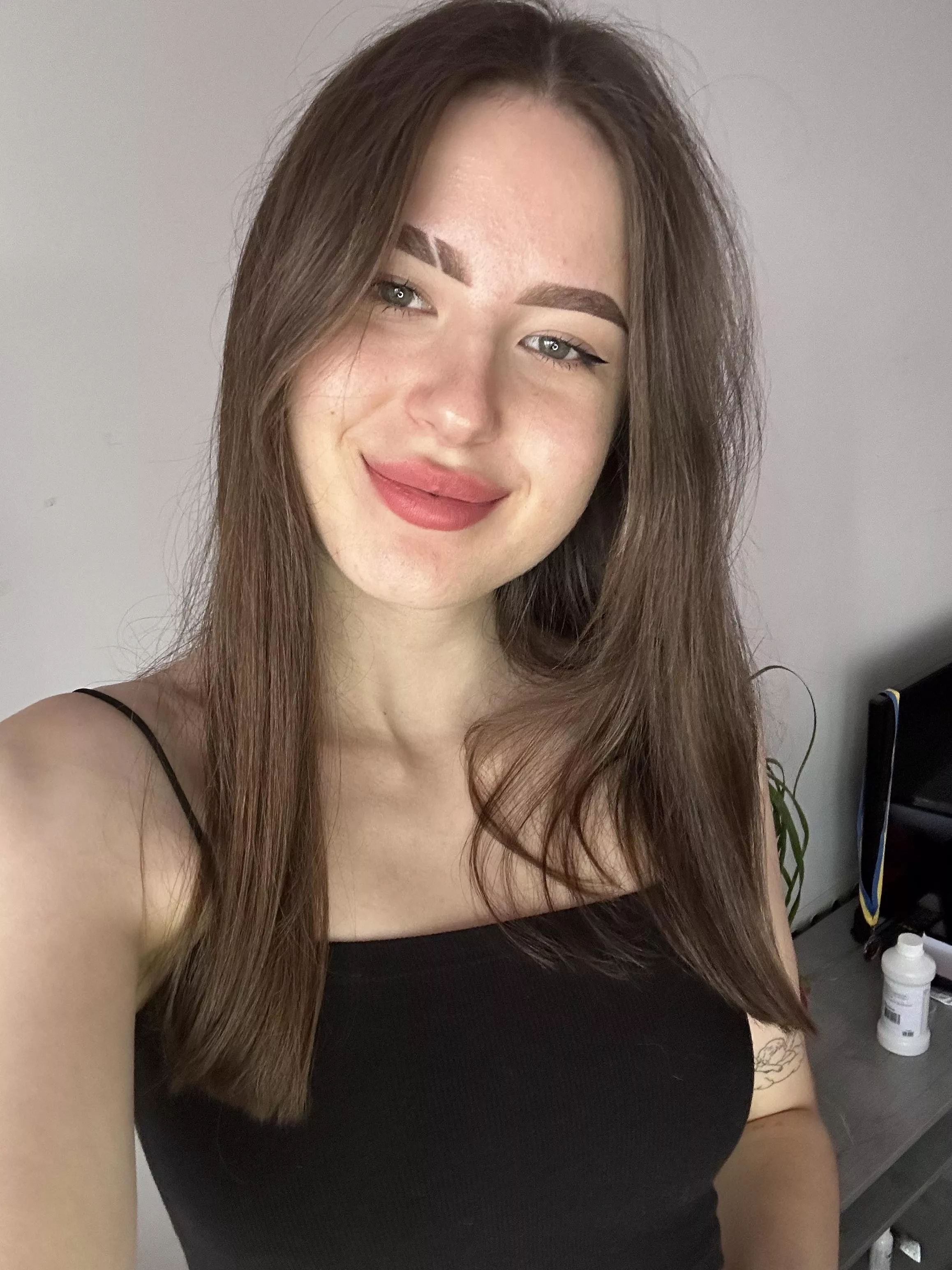 Help me carry the books Help me carry the books