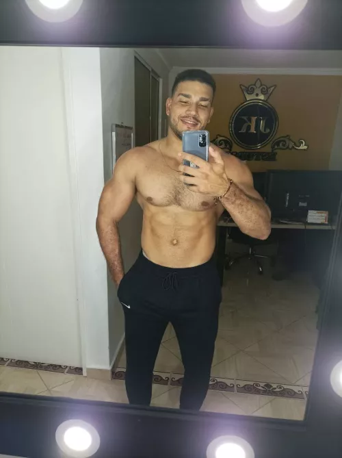 Hey, today I'm coming out to one of my best friends, wish me luck!