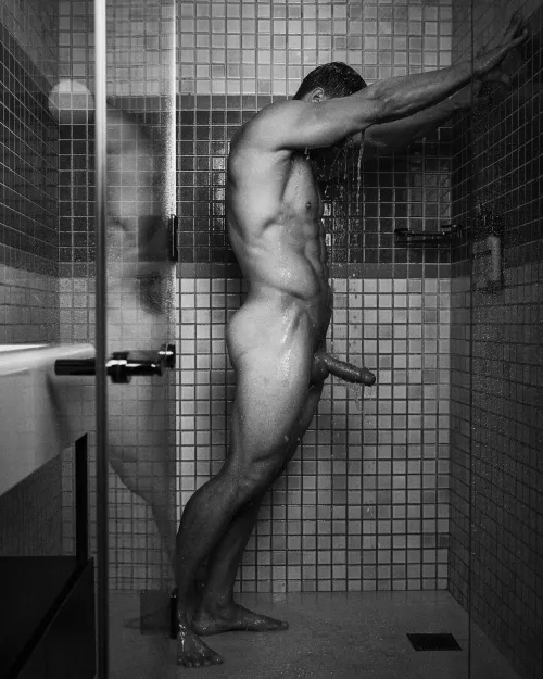 Hey y'all it's shower time!