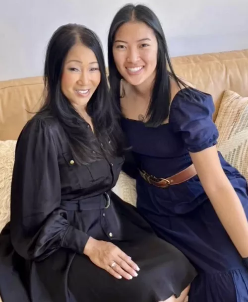 Mom (47) or daughter (22)