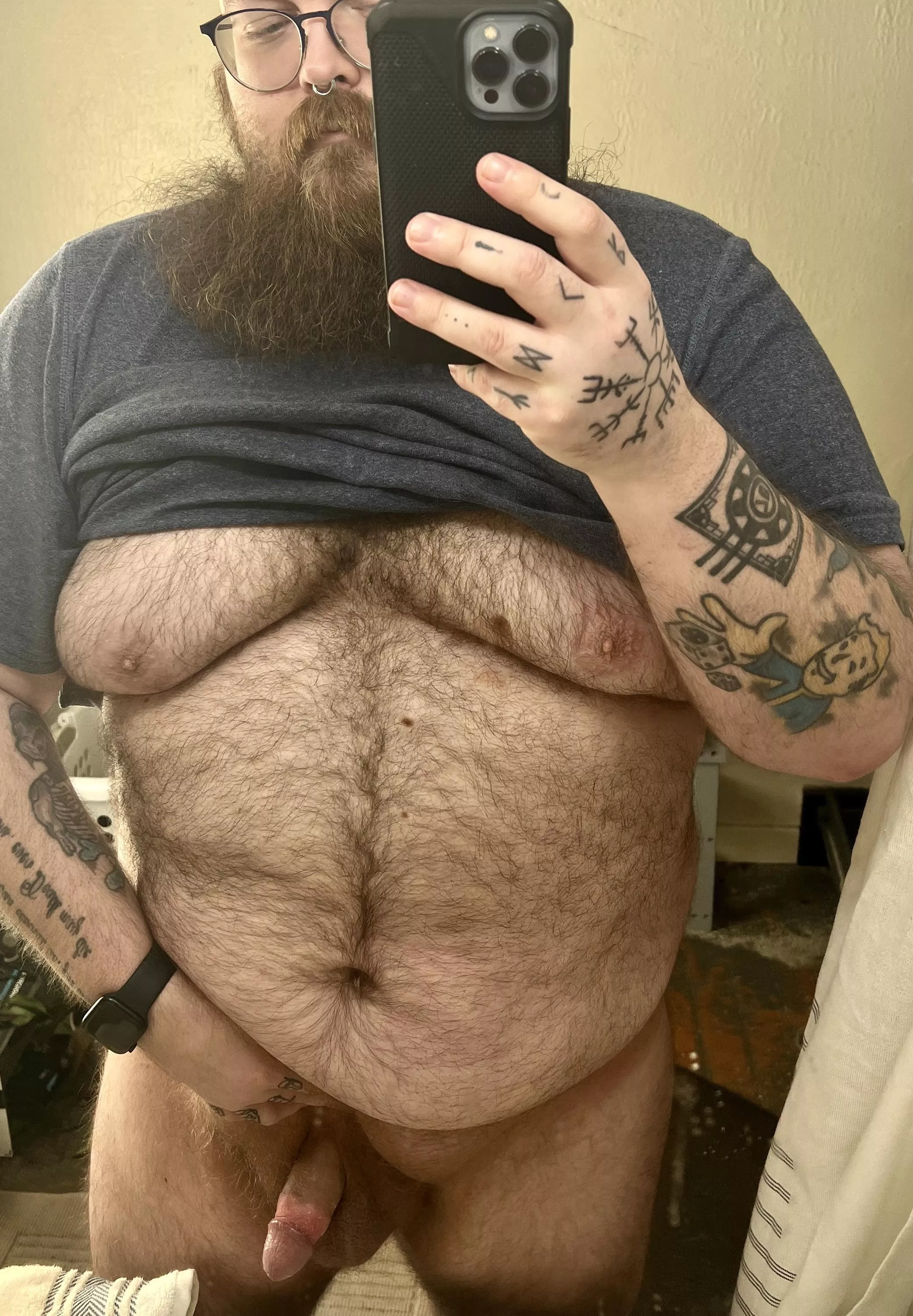 Time for a lil break from work 😏✨