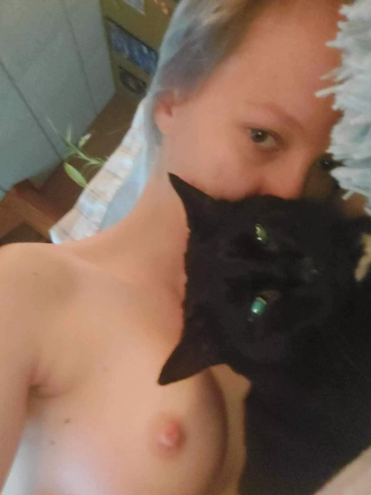 You wanna see my pussy ?