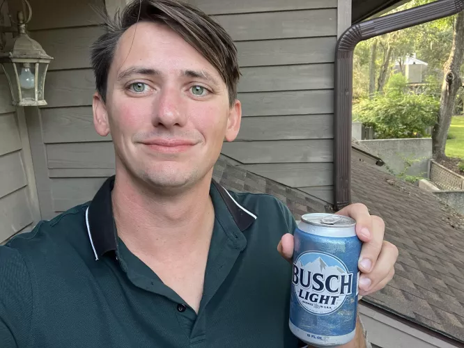 [30] only drink the good stuff 😂 inbox open