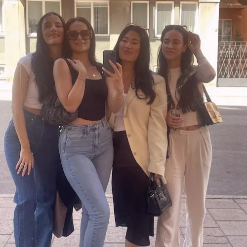 [4] Which one gets it?