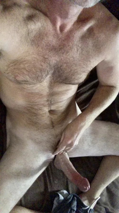 [42] Ever fuck a 6ft5 older man? PM’s welcome